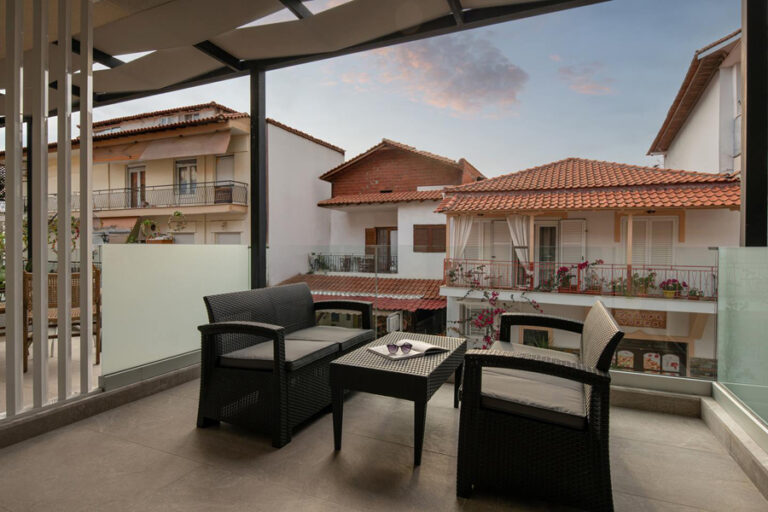 qr villa paraschou room 1 1 4365 768x512